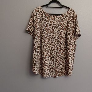 Leopard print top w/ back button detail
